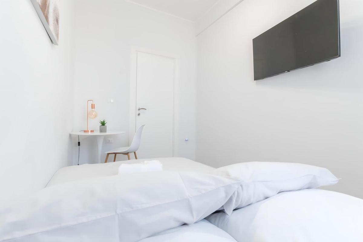 10 Min From Termini Sisters Cozy Appartamento